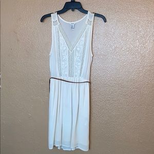 White V Neck lace Dress